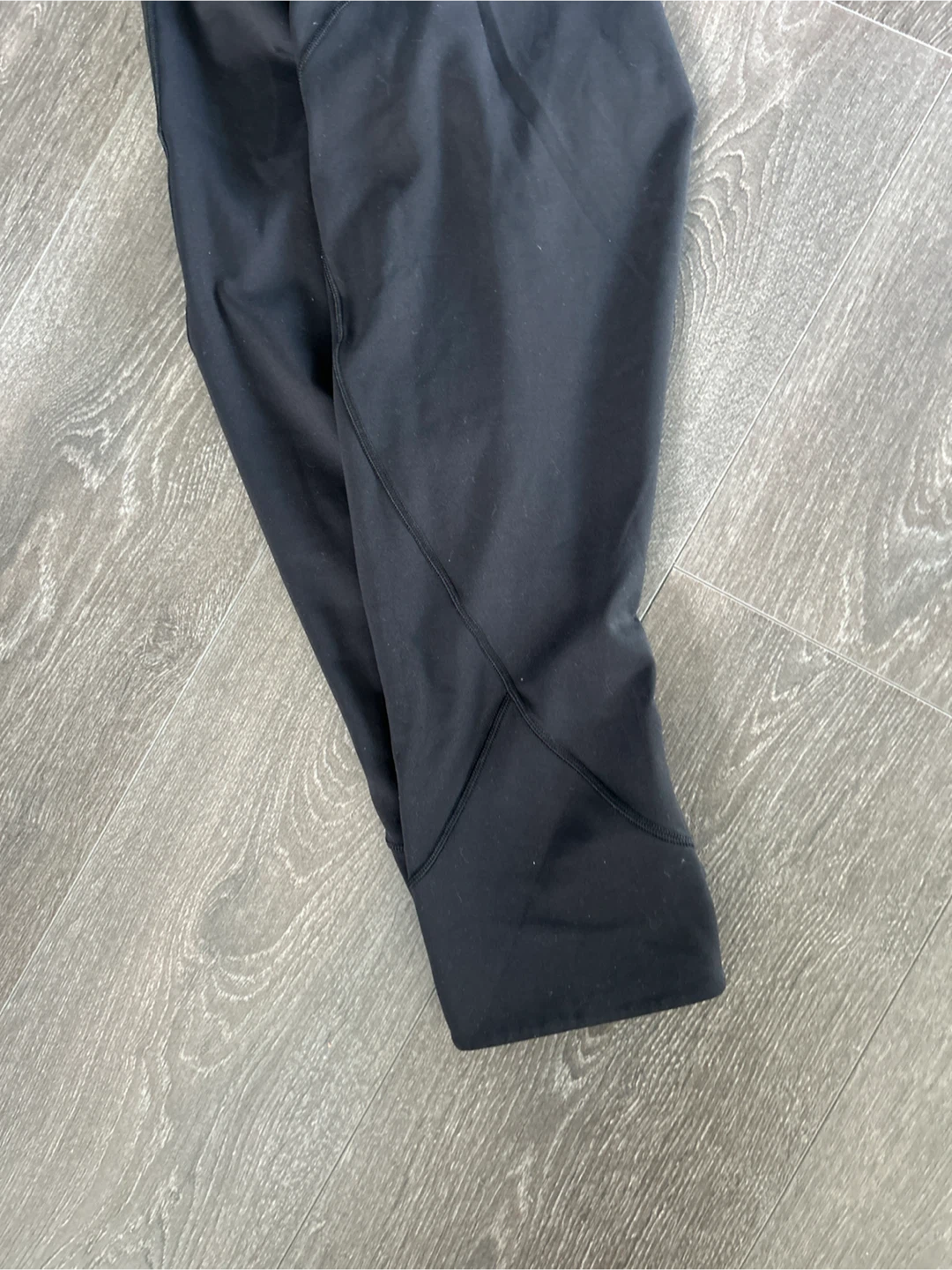 Lululemon Black Crop legging Size 8 lululemon tee size S/M - photo 4