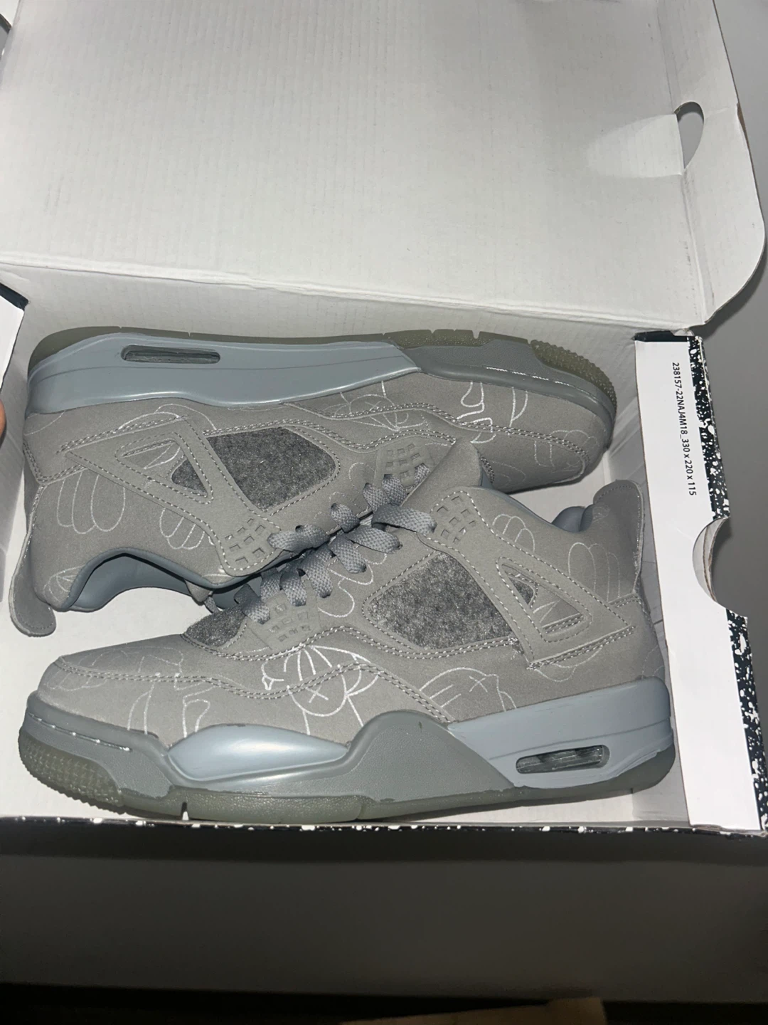 NIKE Air Jordan 4