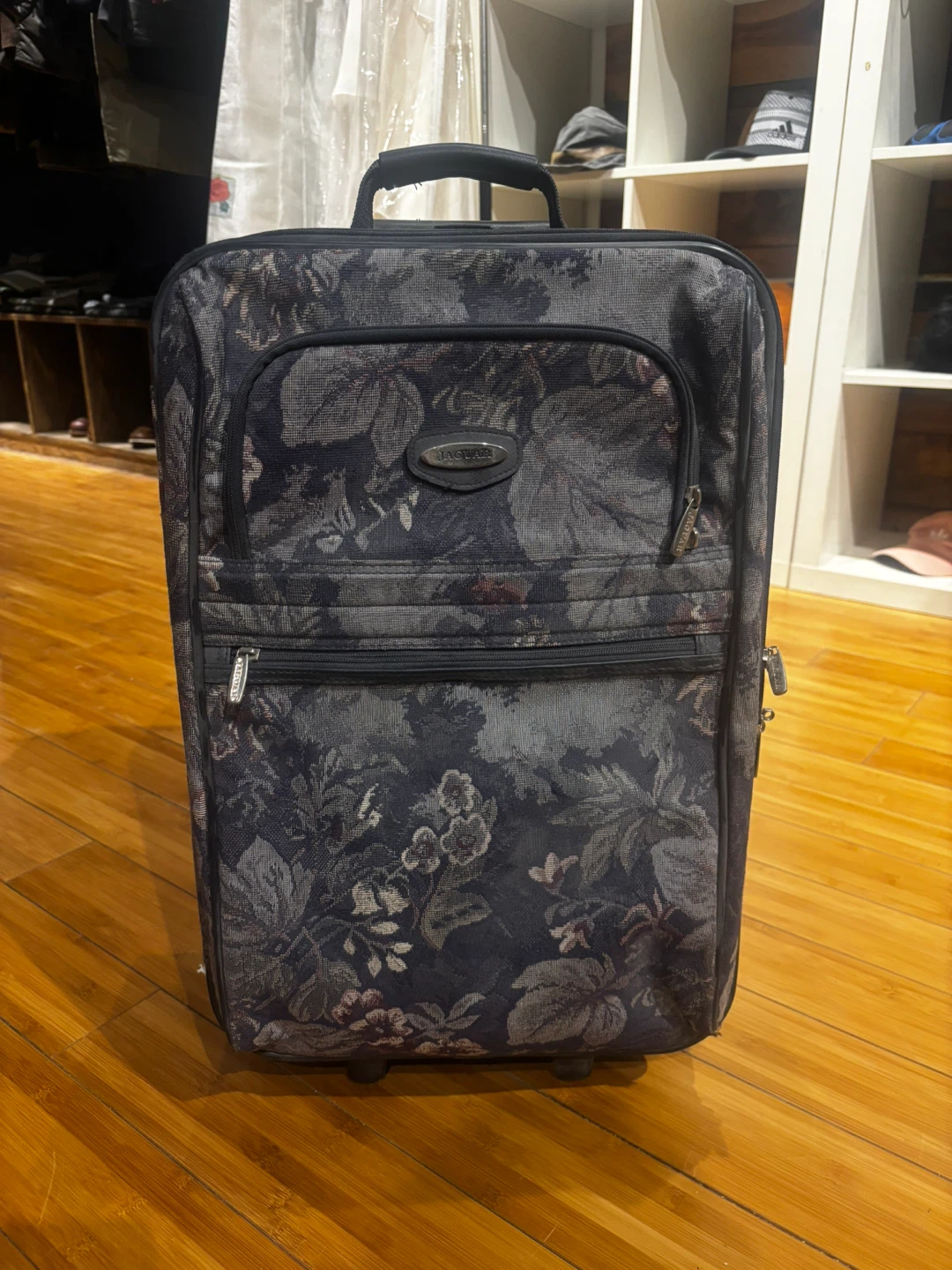Rolling Carry on Suitcase