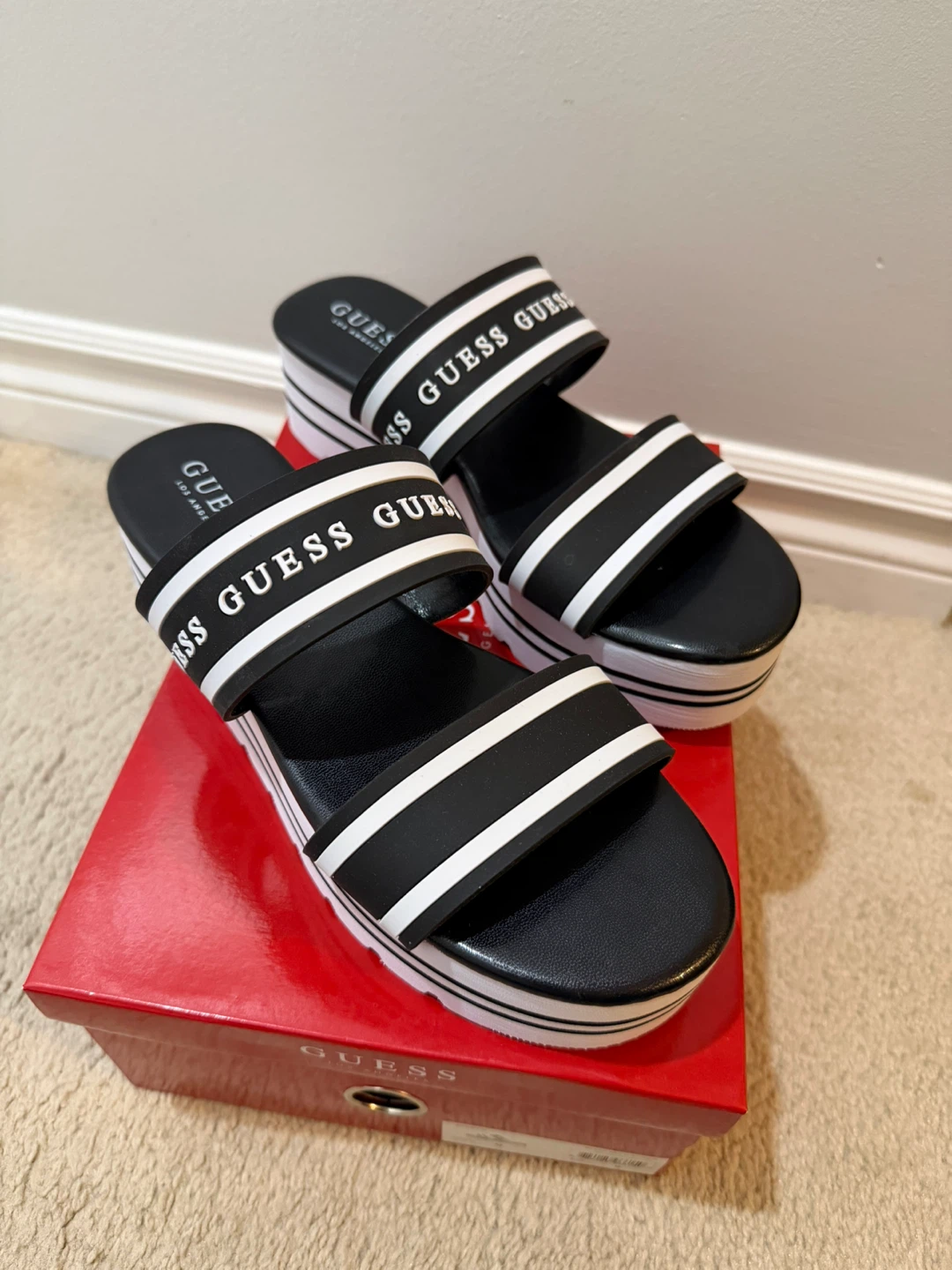Women Guess Platform Sandals - NEW