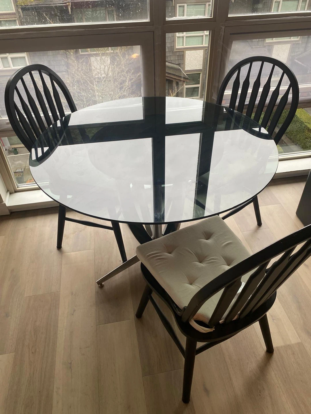 Round Glass Dining Table with 3 Chairs - photo 4