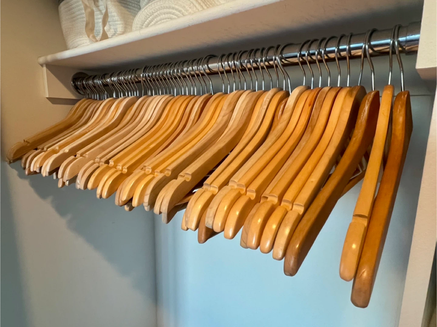 60 wooden coat hangers (price is for all)