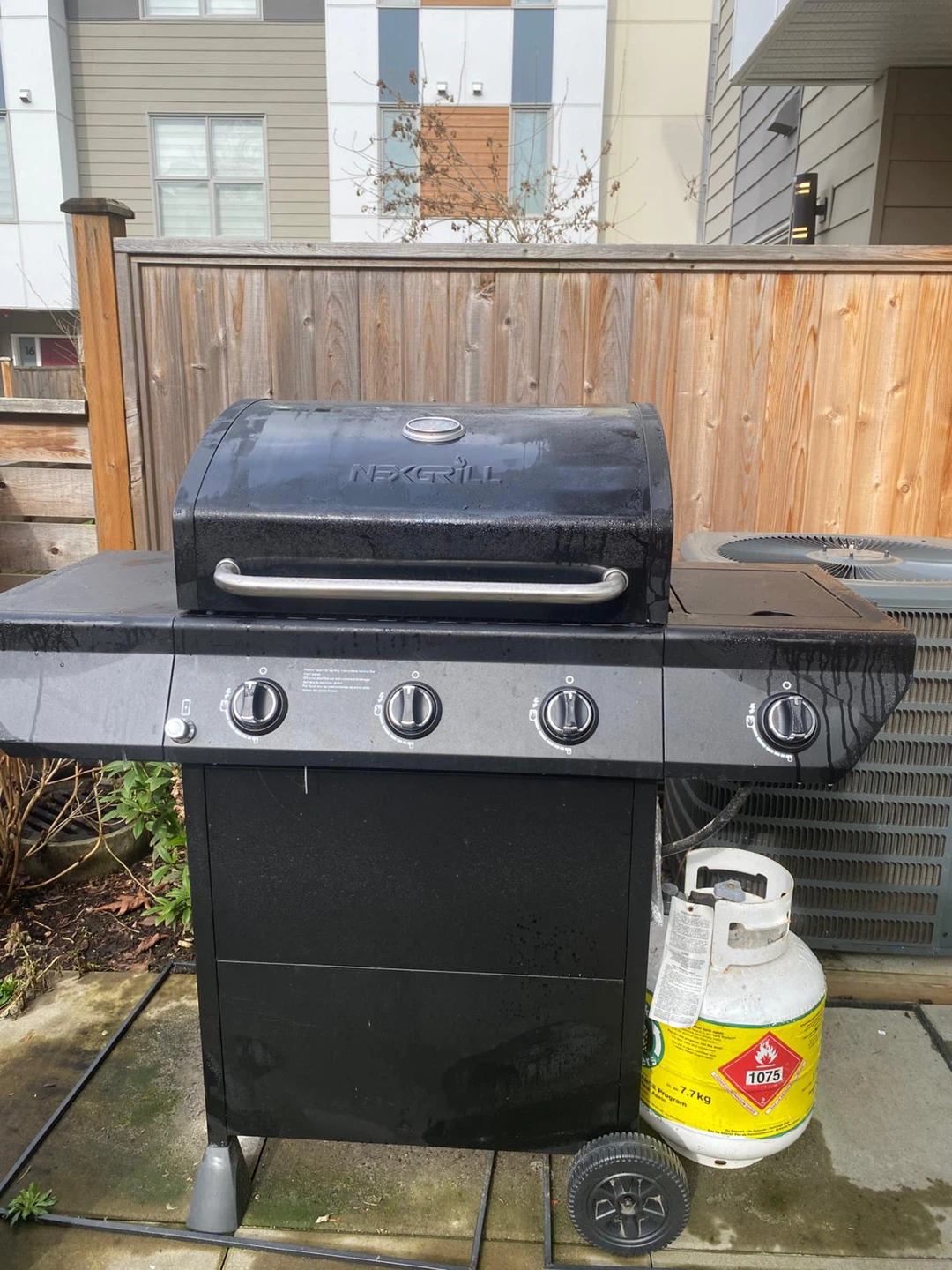 Nexgrill 4-Burner Gas Grill - photo 5