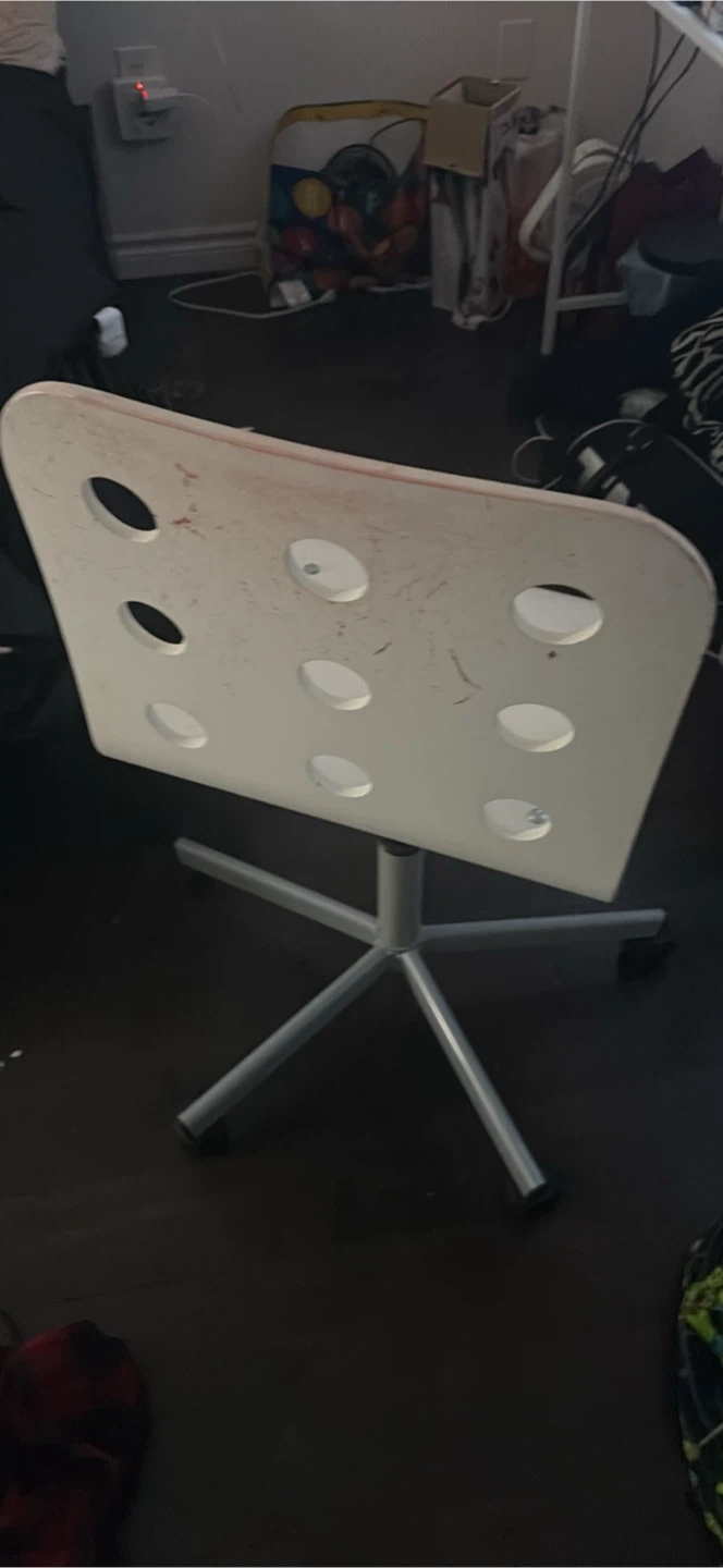White Swivel Office Chair with Wheels