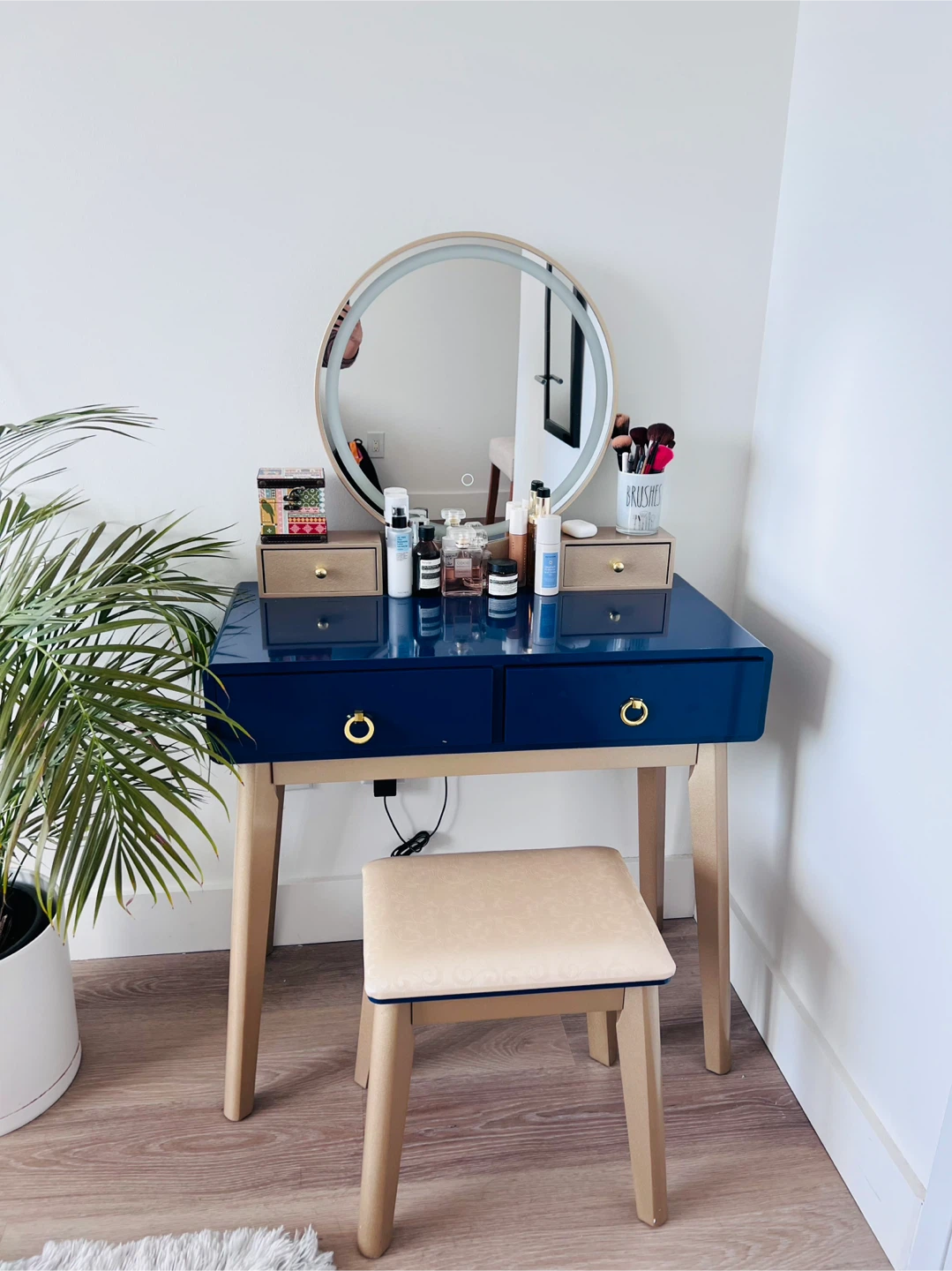 Blue Vanity Set with Lighted Mirror and Stool - photo 2