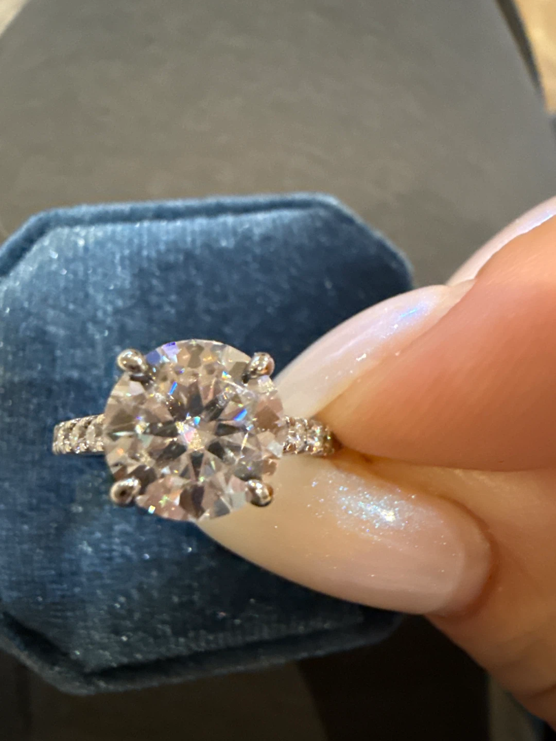 Sparkling Round Cut Moissanite Ring size 7 - photo 2