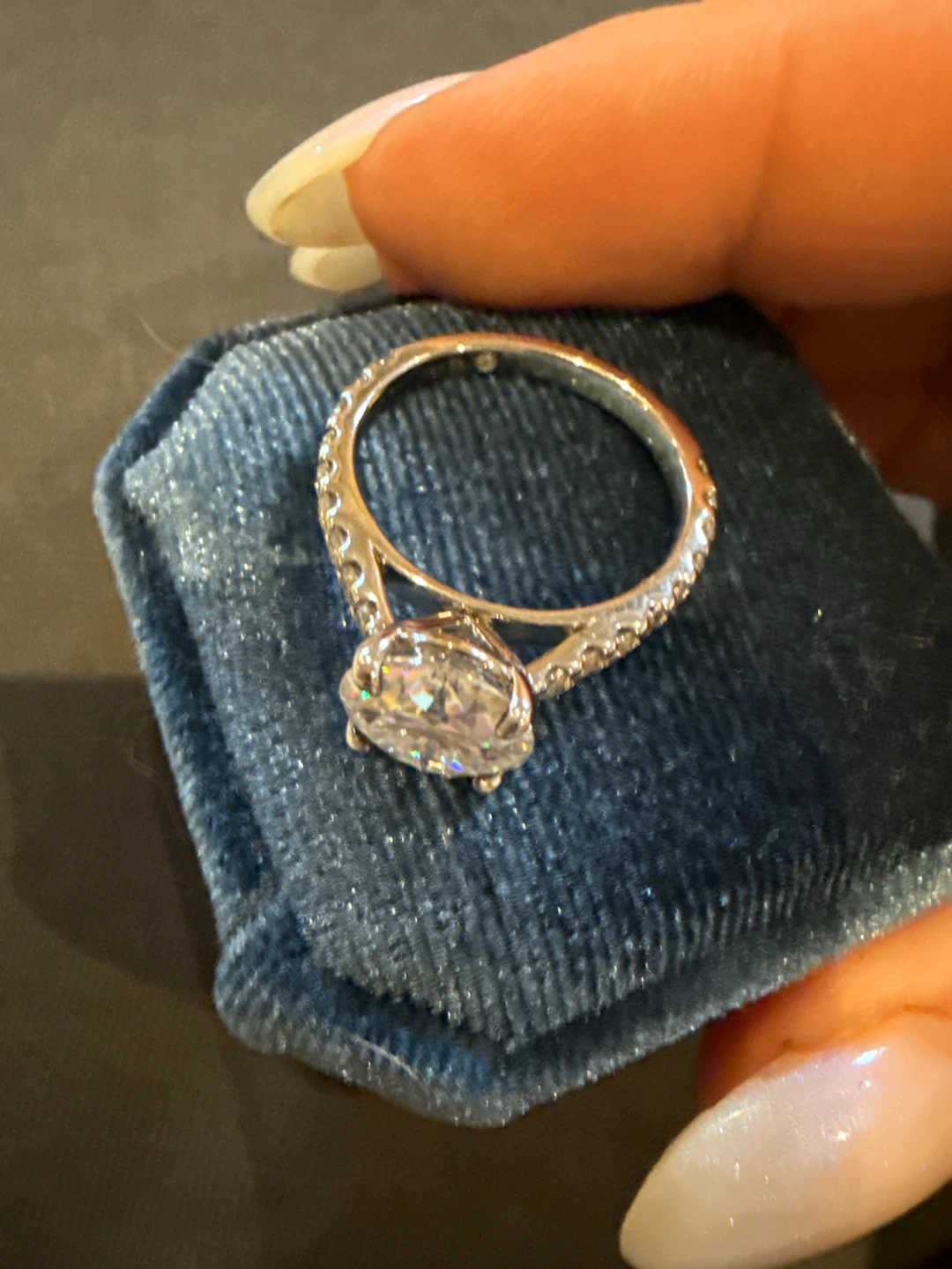 Sparkling Round Cut Moissanite Ring size 7 - photo 3