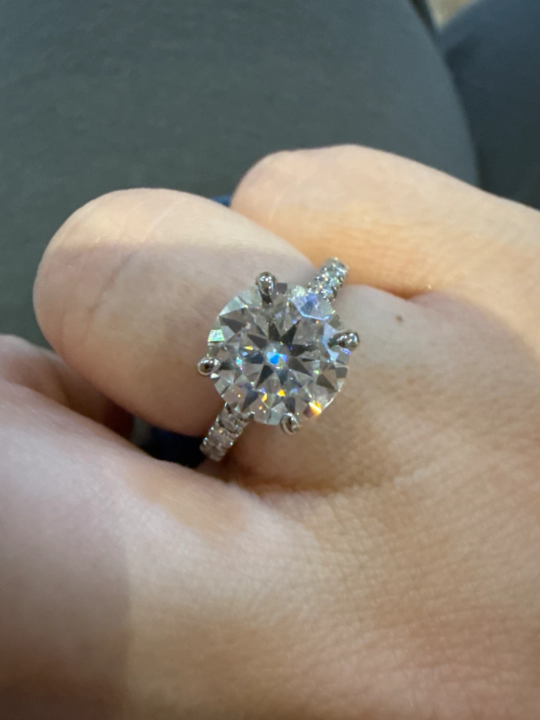 Sparkling Round Cut Moissanite Ring size 7