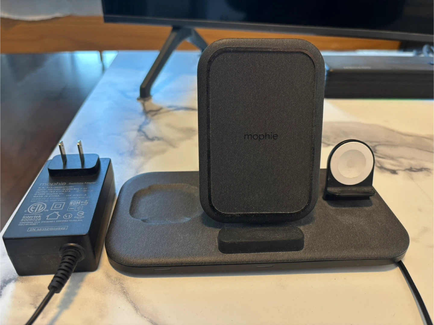 Mophie 3-in-1 Wireless Charging Stand