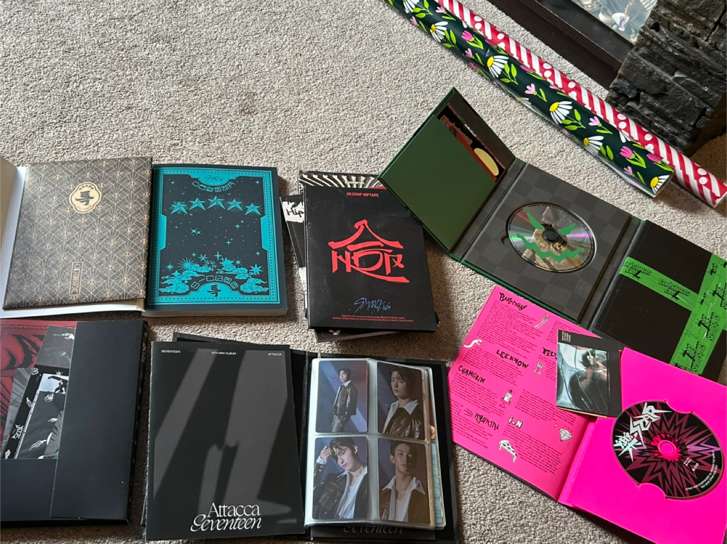K-pop Albums & Merch Lot – SKZ, BTS, ENH, SVT + Lightstick - photo 2