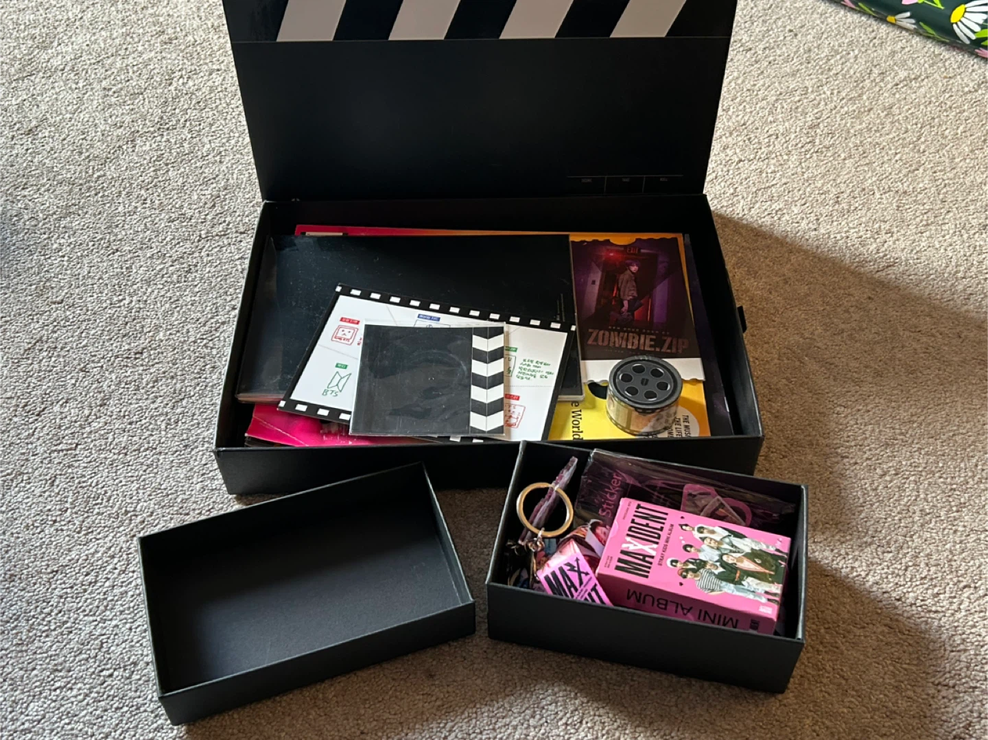 K-pop Albums & Merch Lot – SKZ, BTS, ENH, SVT + Lightstick - photo 5