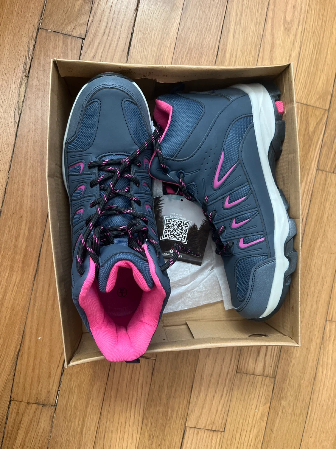Jabasic Trekking Shoes size 9