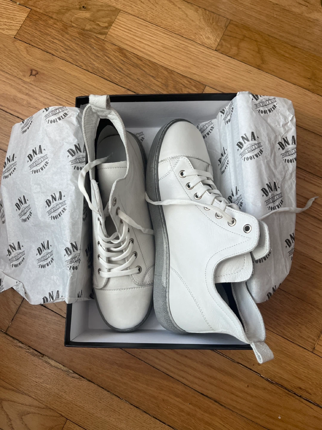 DNA FOOTWEAR  White Leather Sneakers with Box