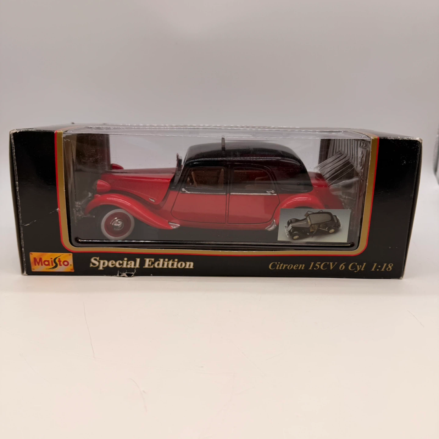 Maisto 1:18 Citroen 15CV 6 Cyl 1952 Taxi Diecast Model w/ Box - photo 2
