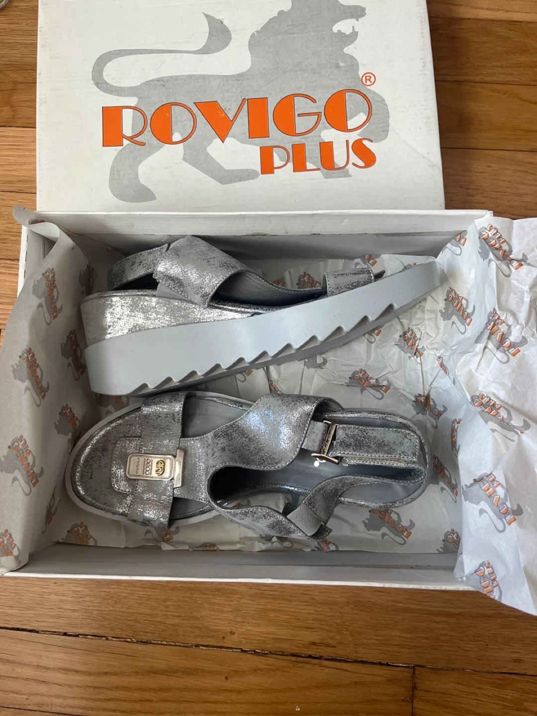 ROVIGO PLUS Women's Silver Metallic Wedge Sandals Size 39