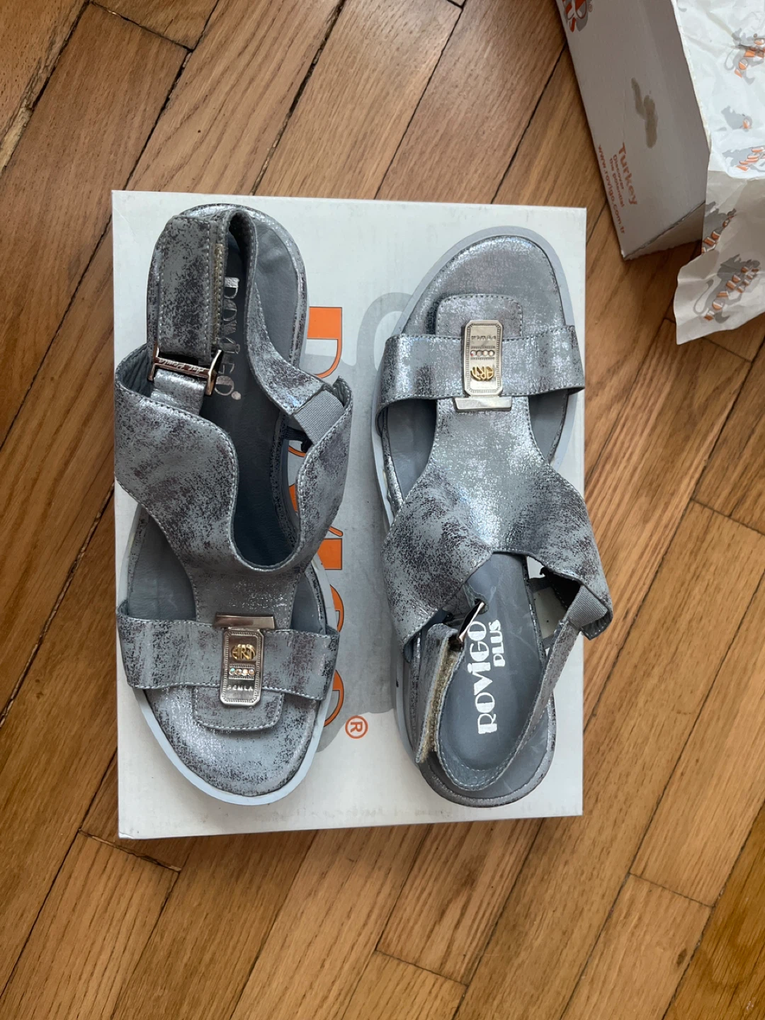 ROVIGO PLUS Women's Silver Metallic Wedge Sandals Size 39 - photo 3