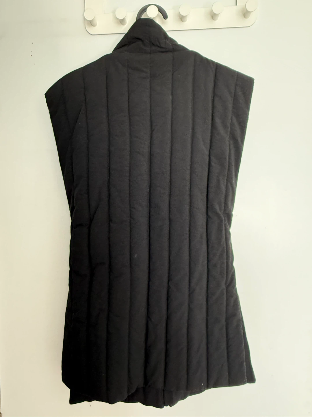 COS Black Quilted Sleeveless Vest with Belt - photo 2