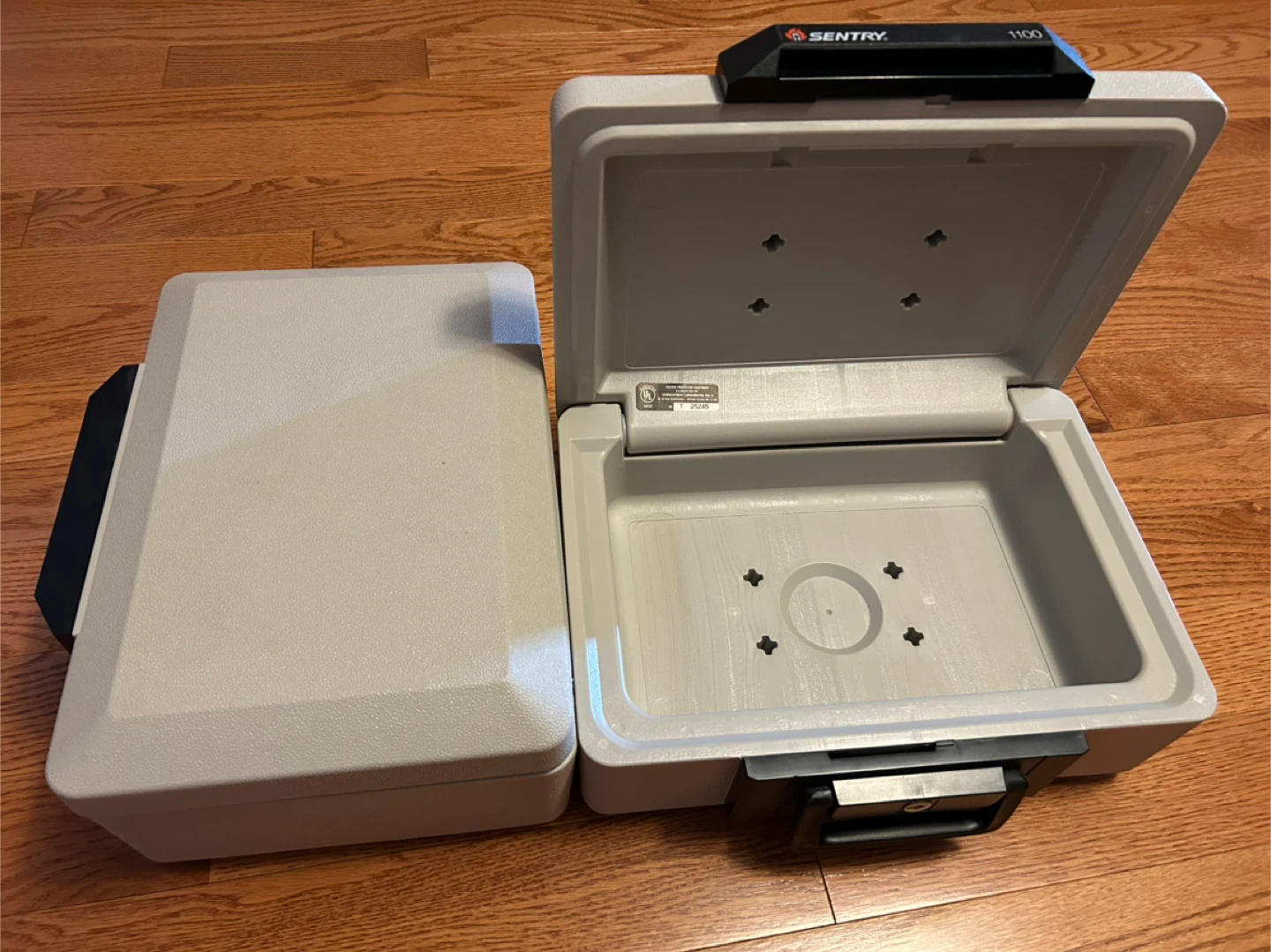 Two SentrySafe 1100 Fireproof Safe Box - photo 3