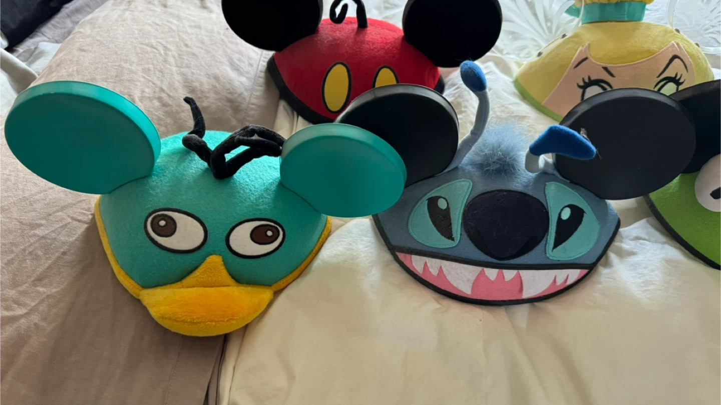 12 Disney Character Hats - photo 4