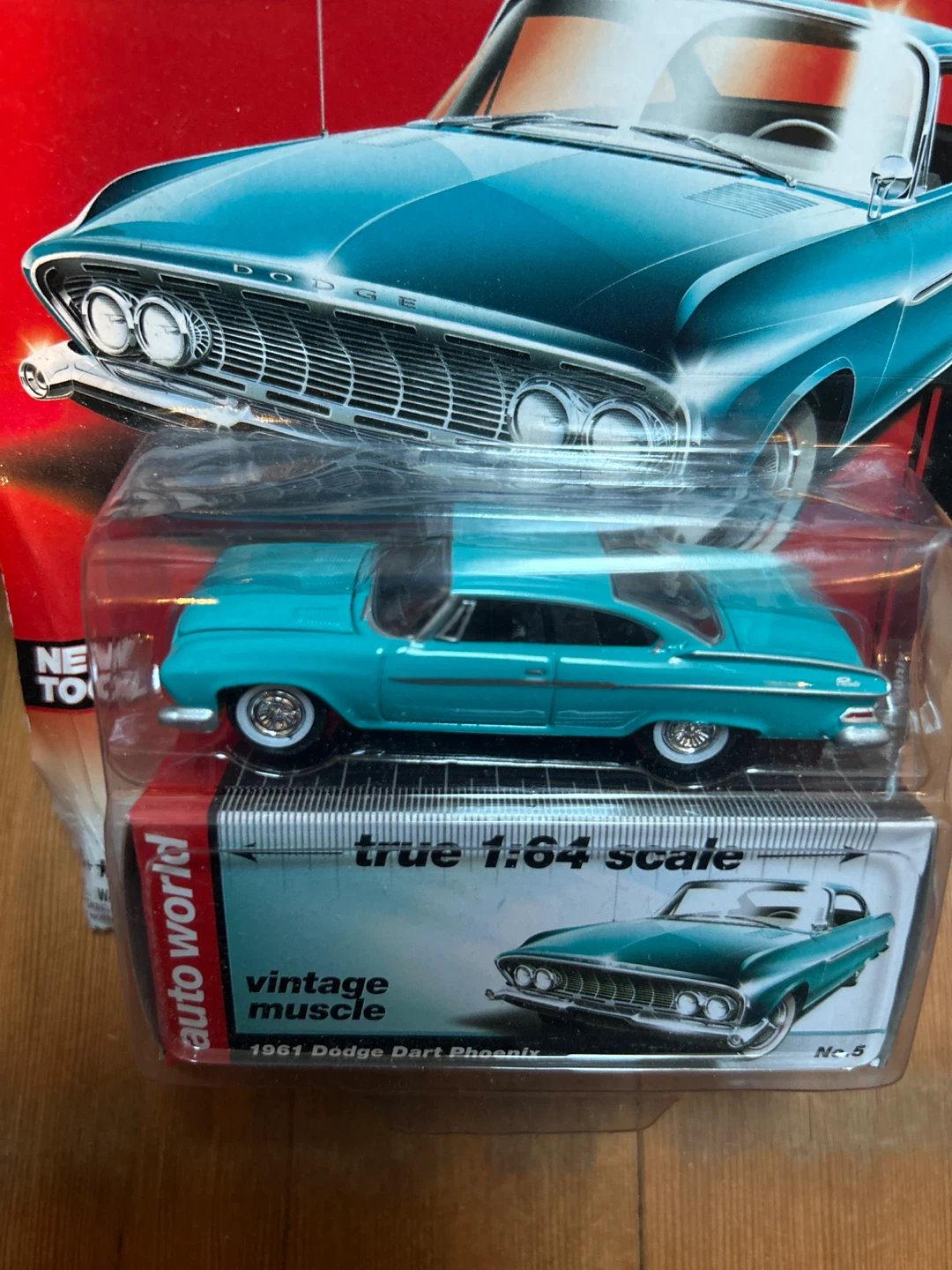 Auto World Vintage Muscle 1961 Dodge Dart Phoenix 1:64 - photo 2