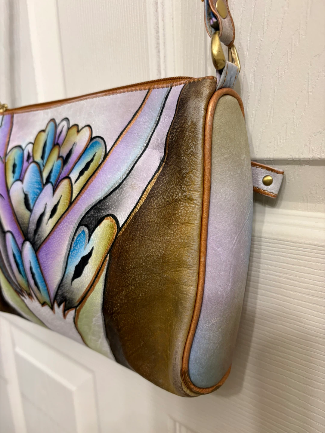 Artistic Magnifique Leather Shoulder Bag With Multicolour Design - photo 3
