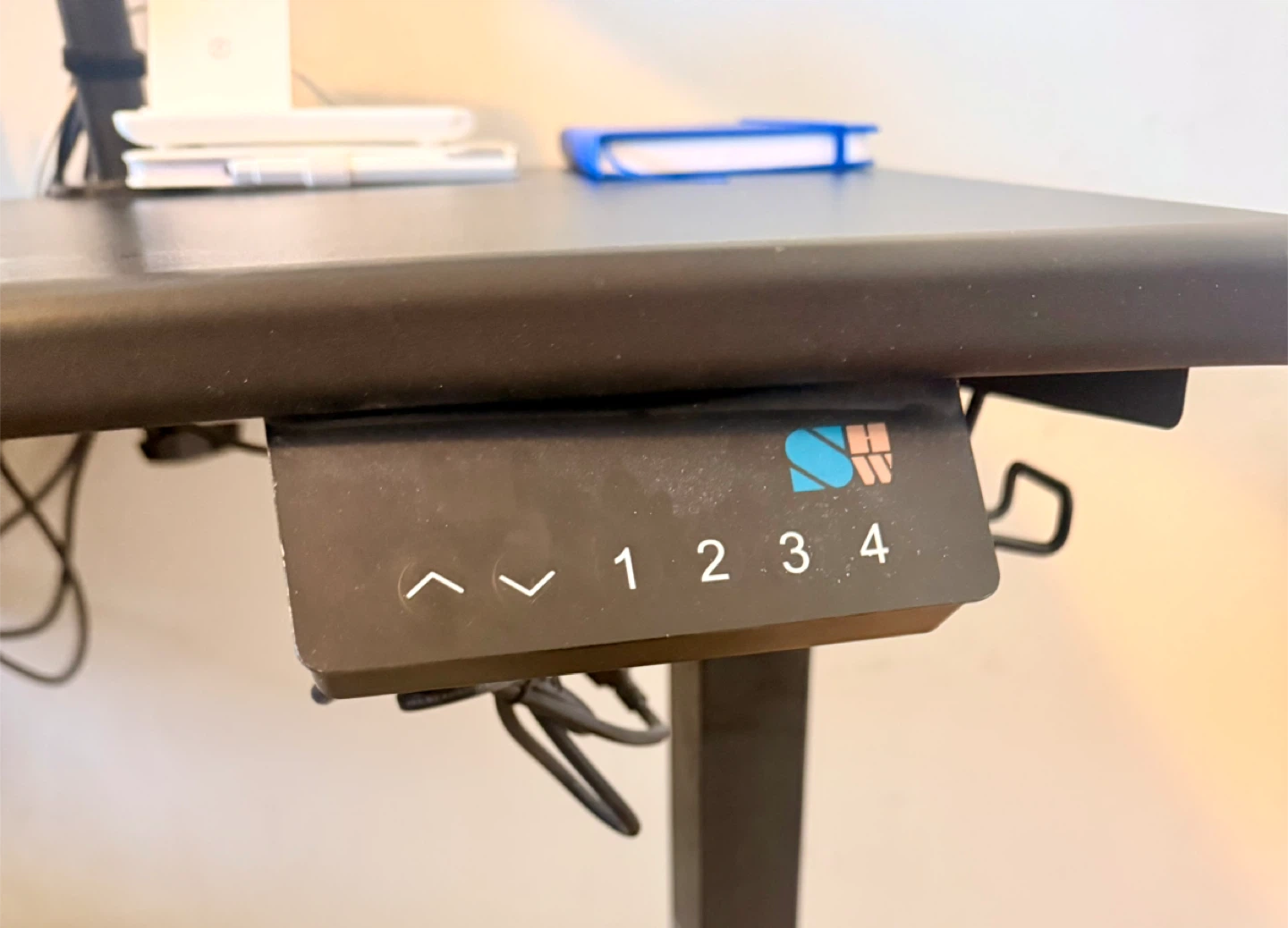 SHW 48 inch Electric Height Adjustable Desk-122x60 cm - photo 2