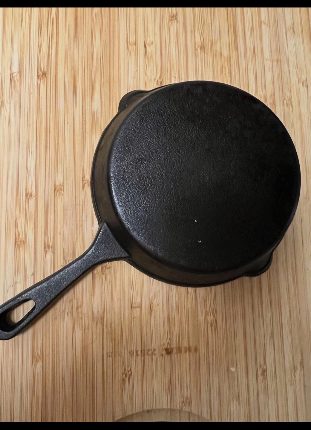 Cast iron skillet oven & broiler-safe - photo 2