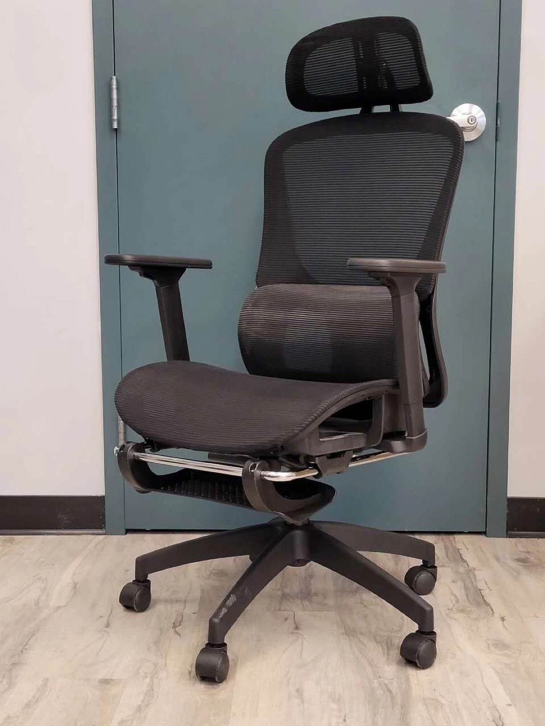 Black Ergonomic Mesh Office Chair with Headrest - photo 3