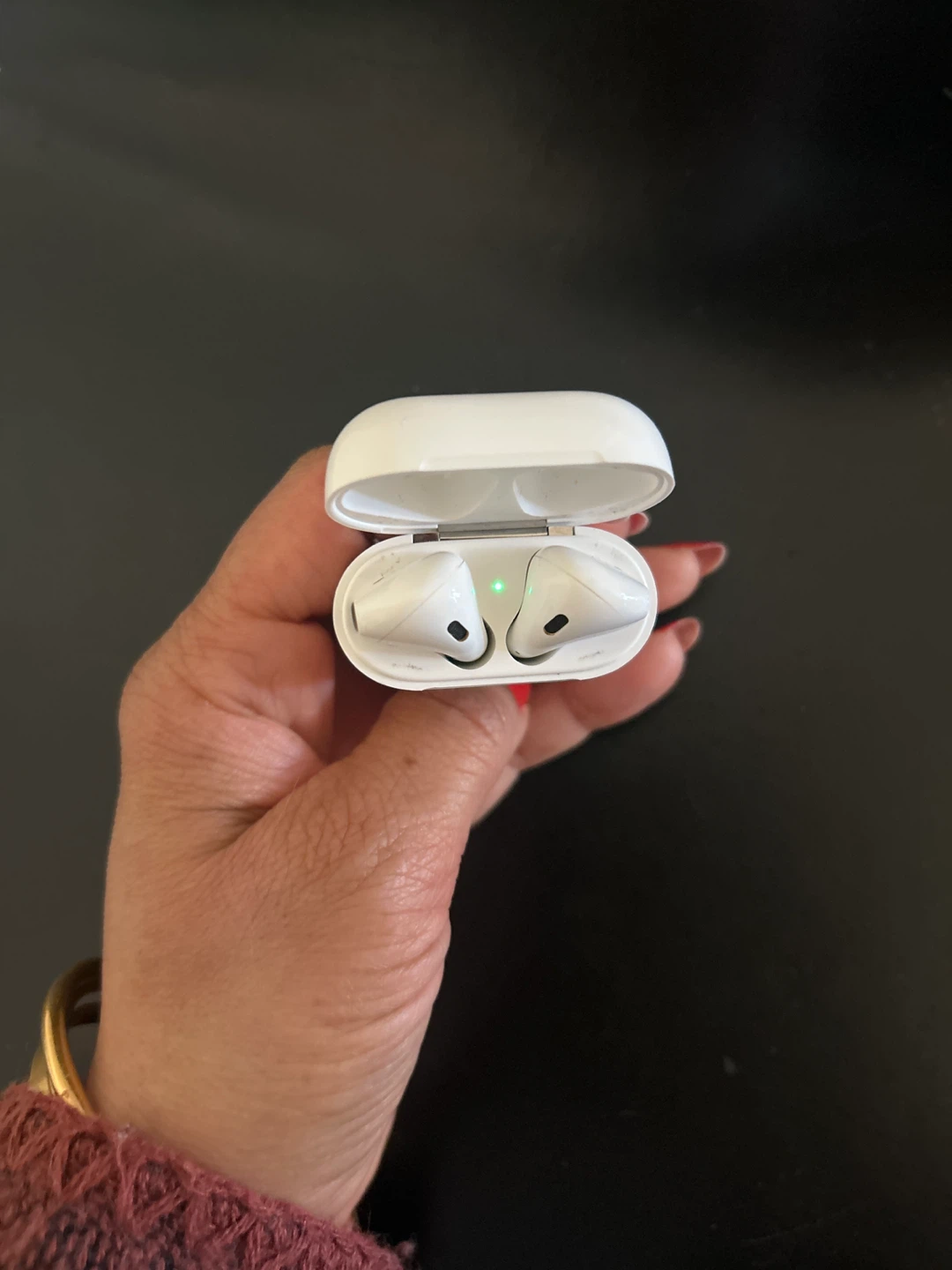 Apple AirPods 2nd Generation with Charging Case