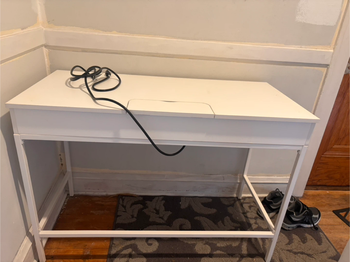 White Writing Desk with Two Large Capacity Drawers - photo 3