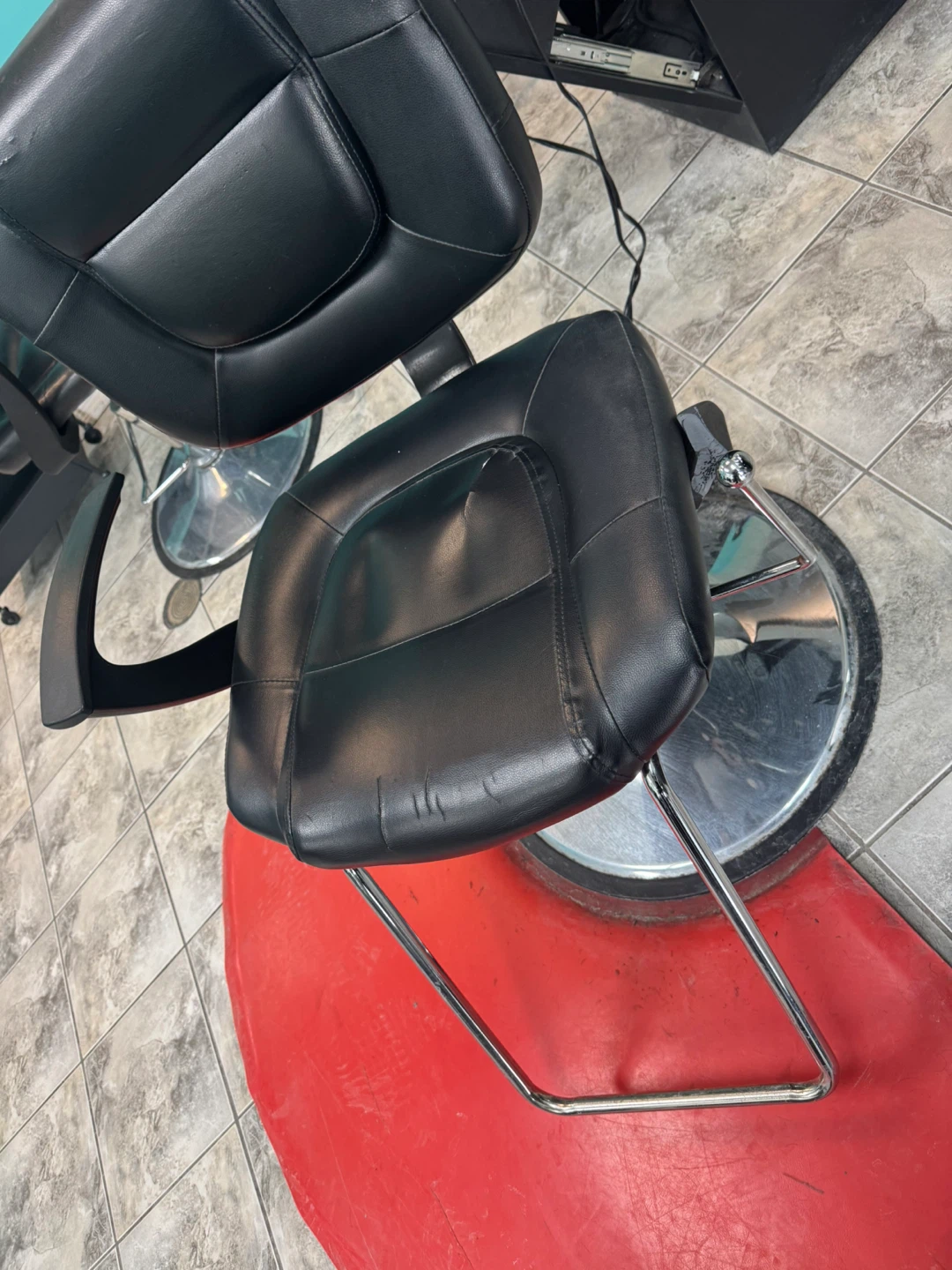 Black Faux Leather Salon Styling Chair - photo 2