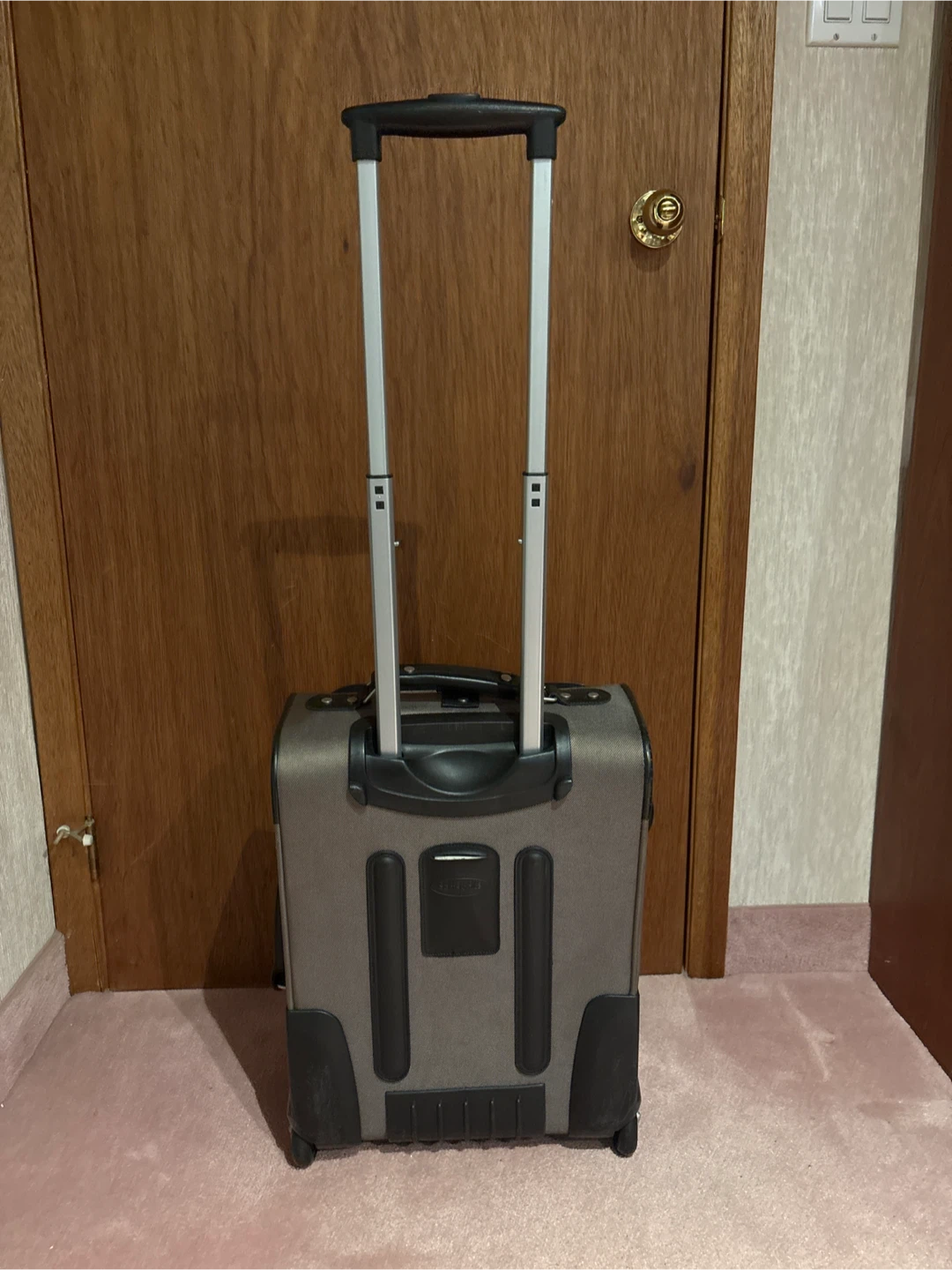 Samsonite carry-on expandable suitcase - photo 3