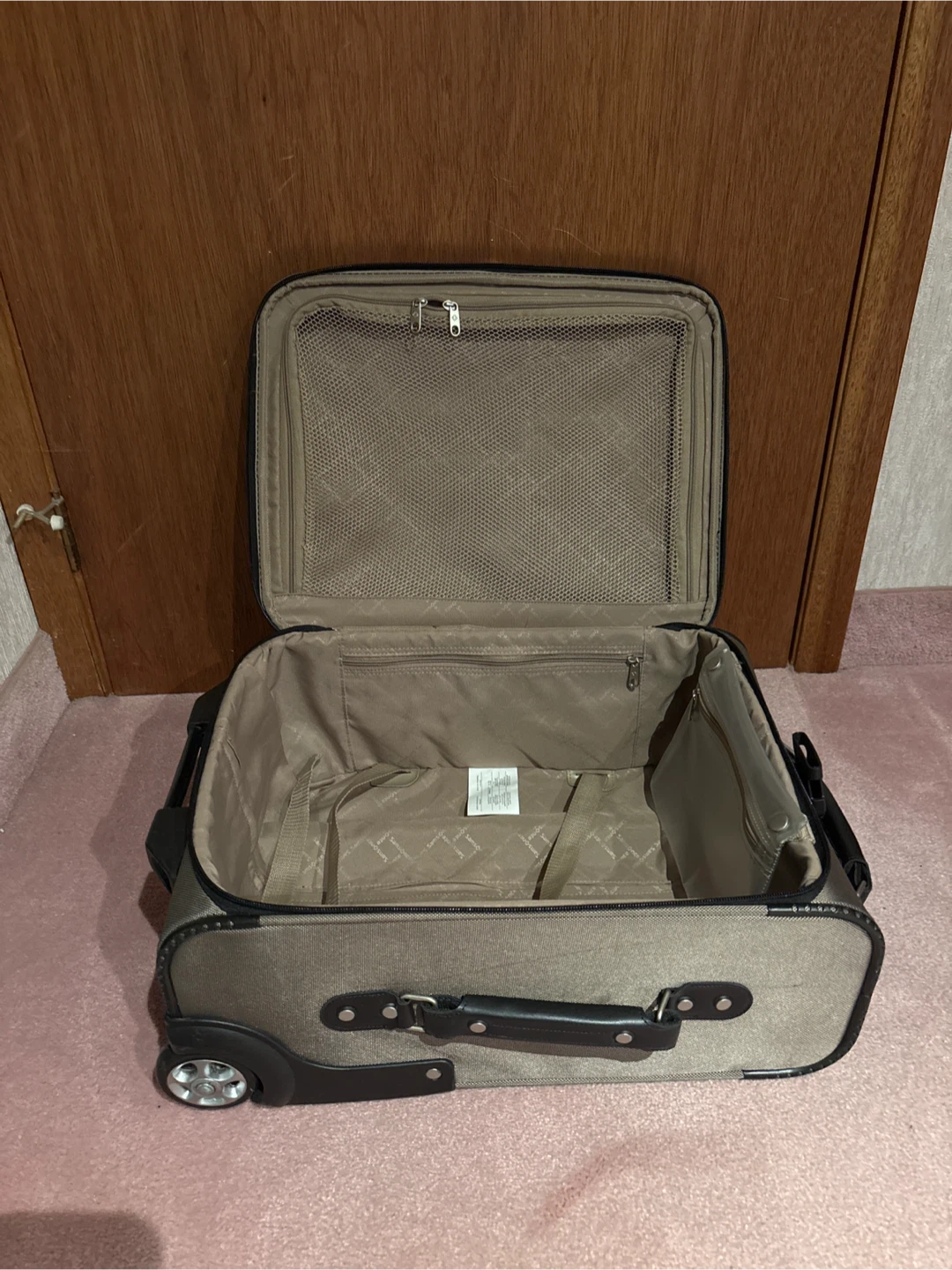Samsonite carry-on expandable suitcase - photo 4