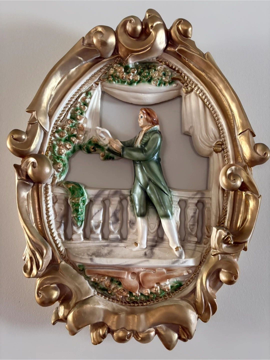 Vintage Oval Wall Plaque with Romantic Scene - photo 4