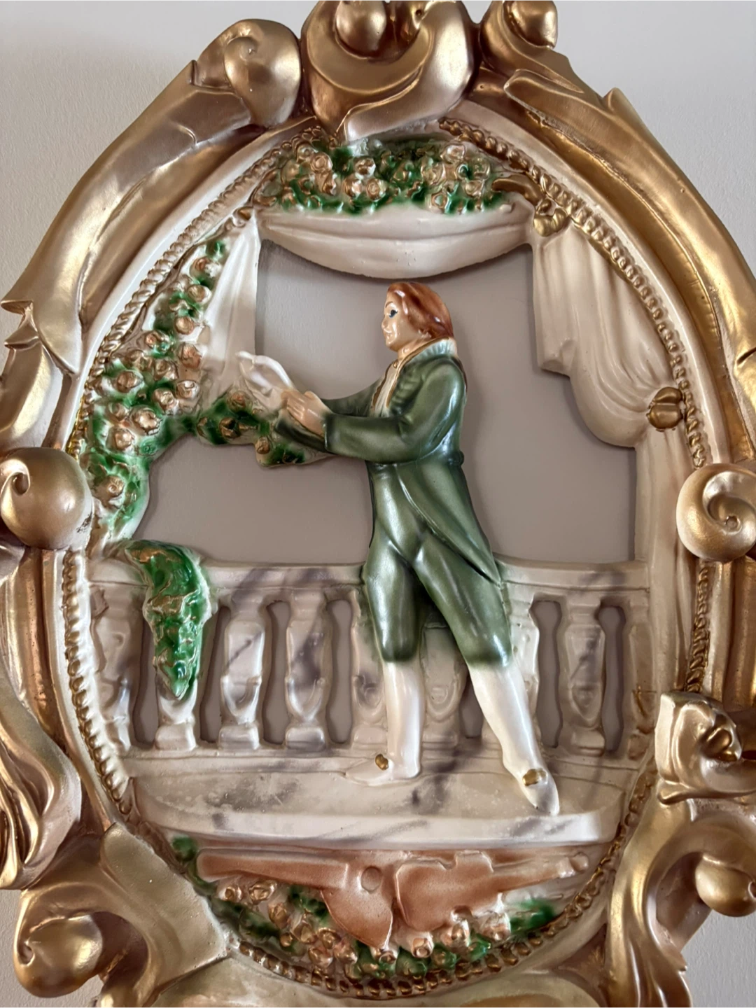 Vintage Oval Wall Plaque with Romantic Scene - photo 2