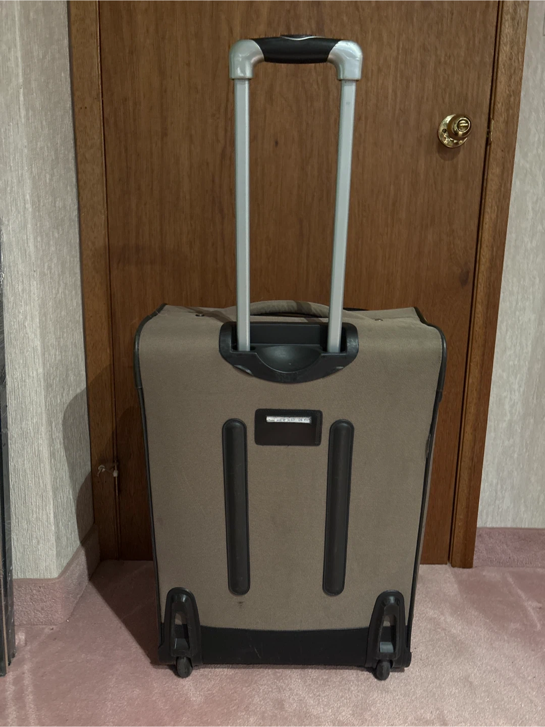 West Jet 26” suitcase. - photo 4