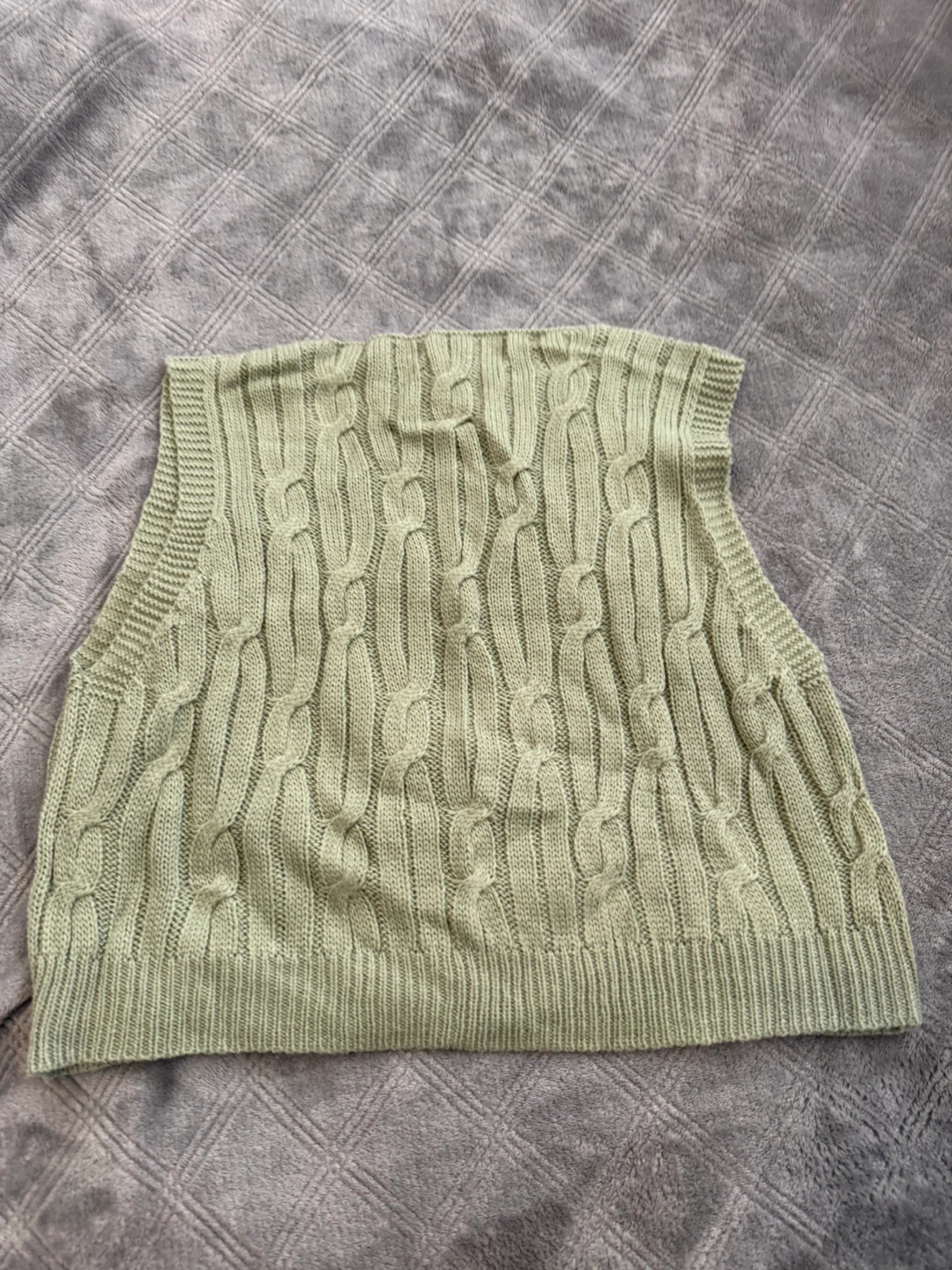 Light Green Cable Knit V-Neck Vest - photo 2