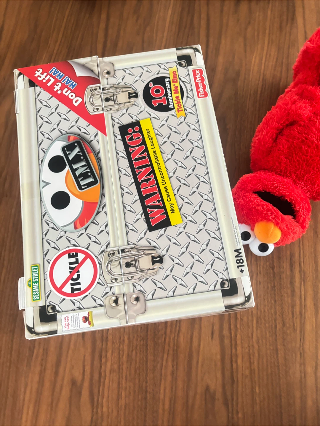 Fisher-Price Tickle Me Elmo 10th Anniversary Edition - photo 5