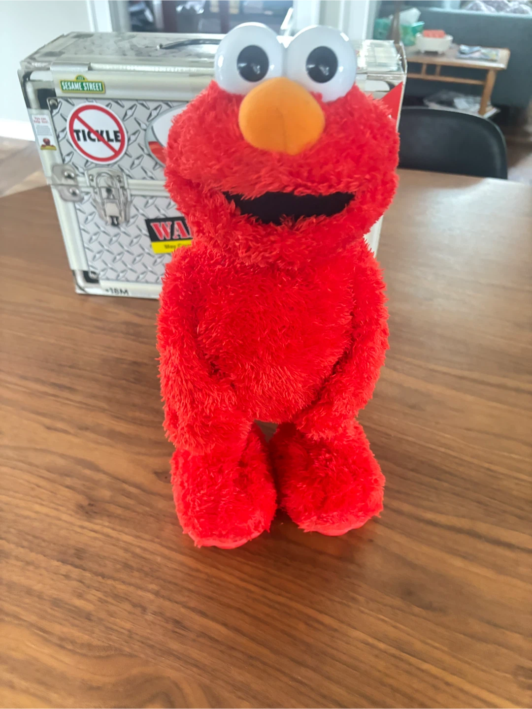 Fisher-Price Tickle Me Elmo 10th Anniversary Edition - photo 2
