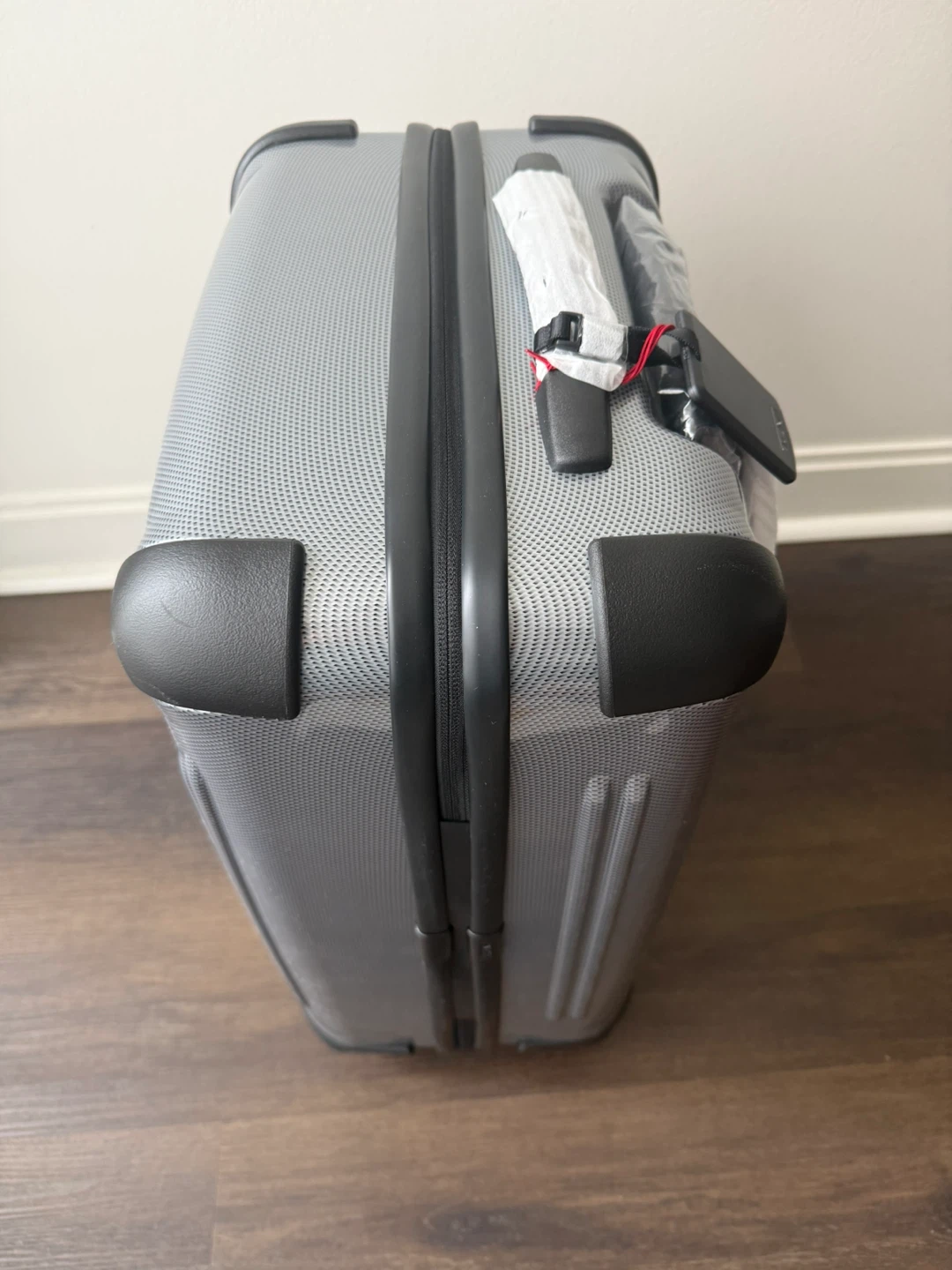 Tumi Continental Carry On Silver Hardside Luggage - photo 2