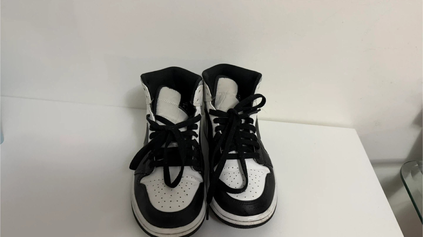 Air Jordan 1 Mid Sneakers - photo 2