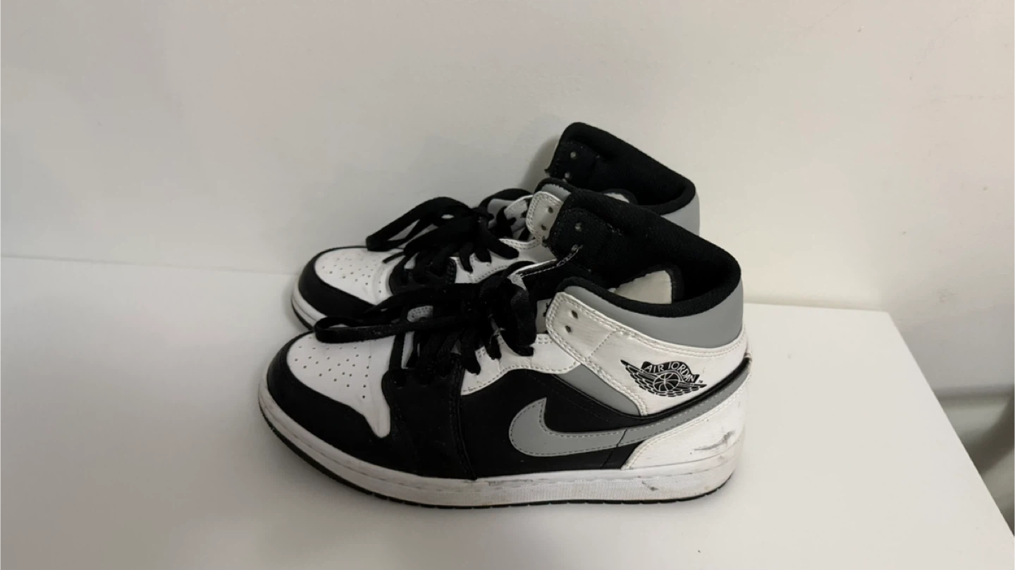 Air Jordan 1 Mid Sneakers - photo 3