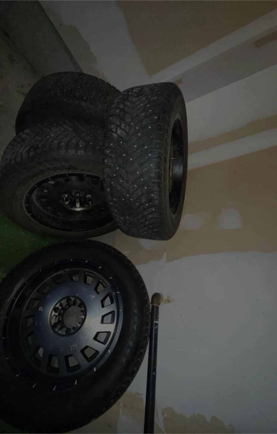Set of 4 Winter Tires with Rims 275/55R20 - photo 2