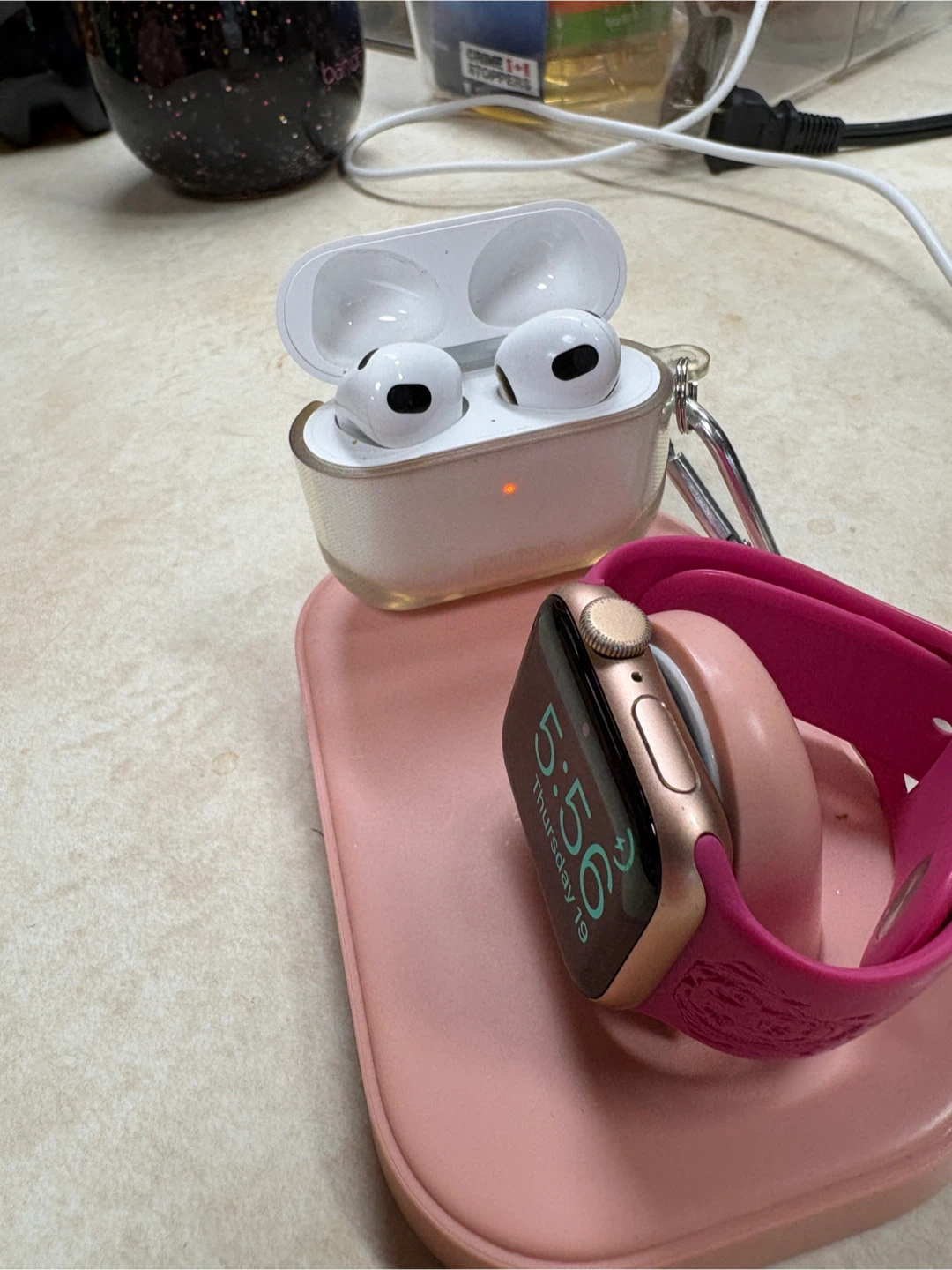 2-in-1 CHARGING STAND - photo 2