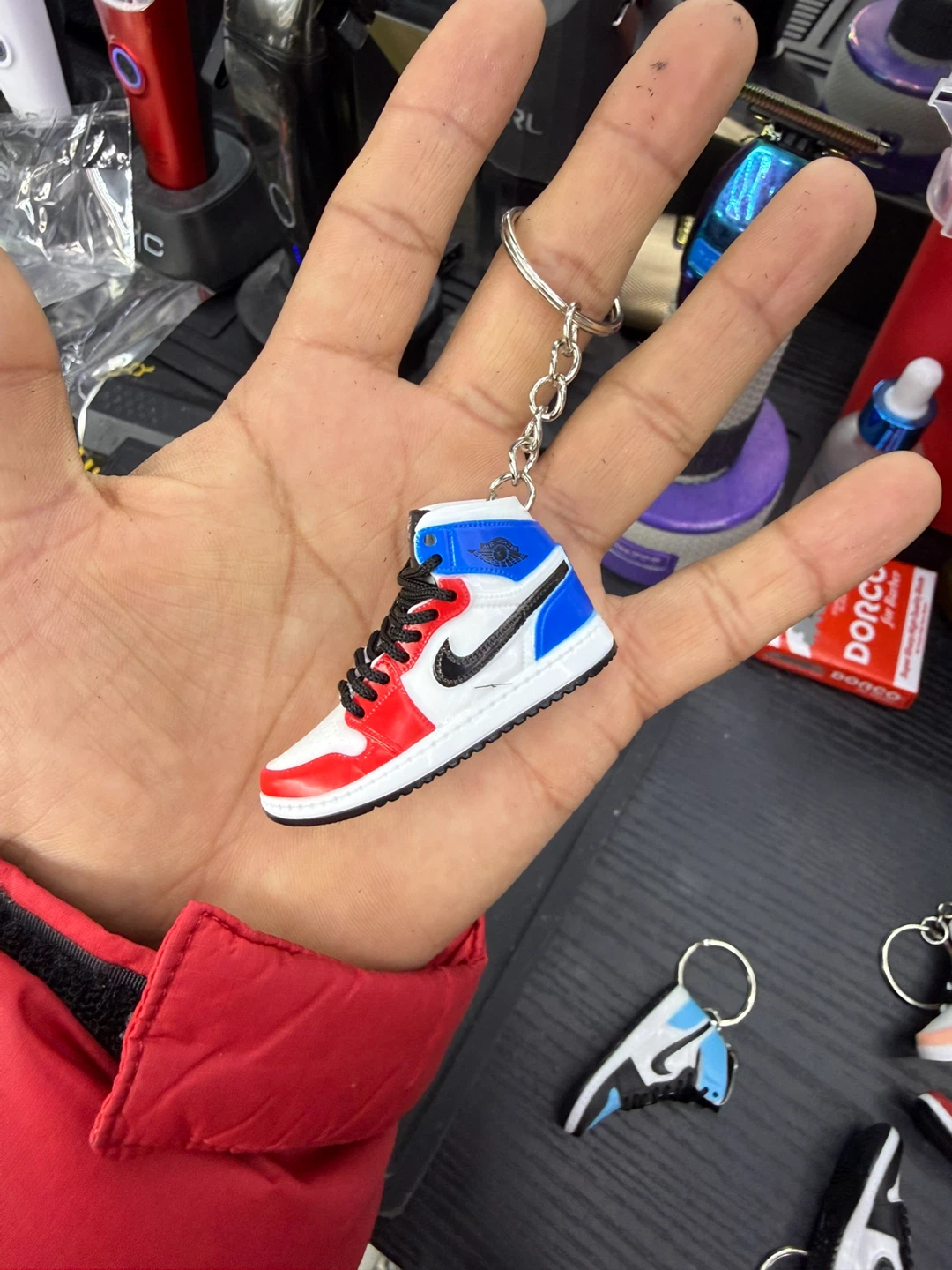 Set of 5 Mini Sneaker Keychains - photo 4