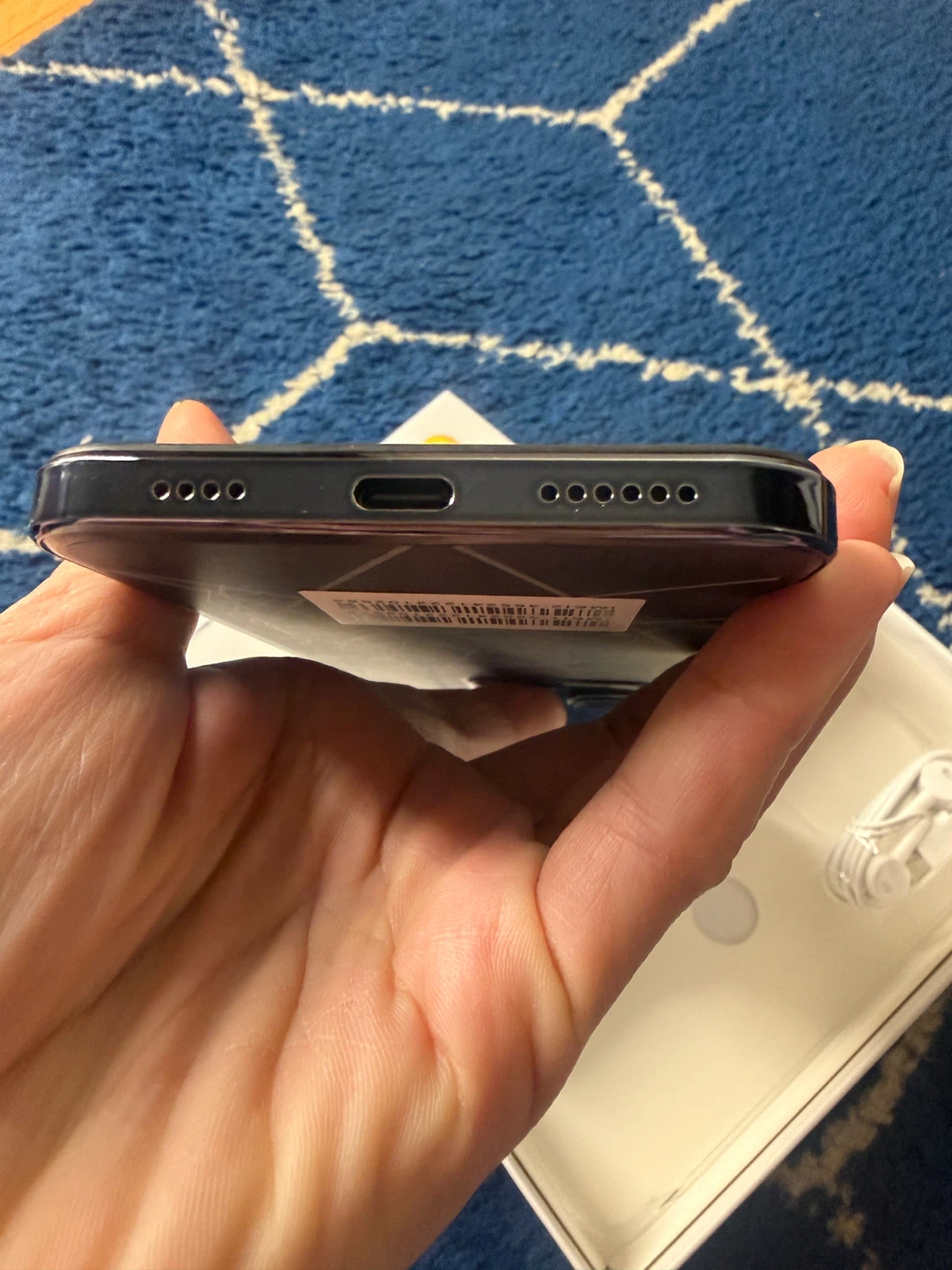 Black Smartphone with Accessories - photo 4