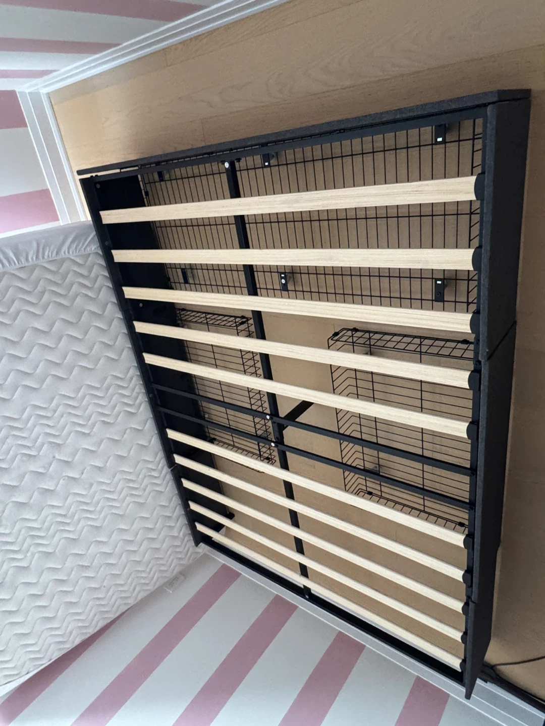 Queen Size Storage Bed with 3 Drawers - photo 3