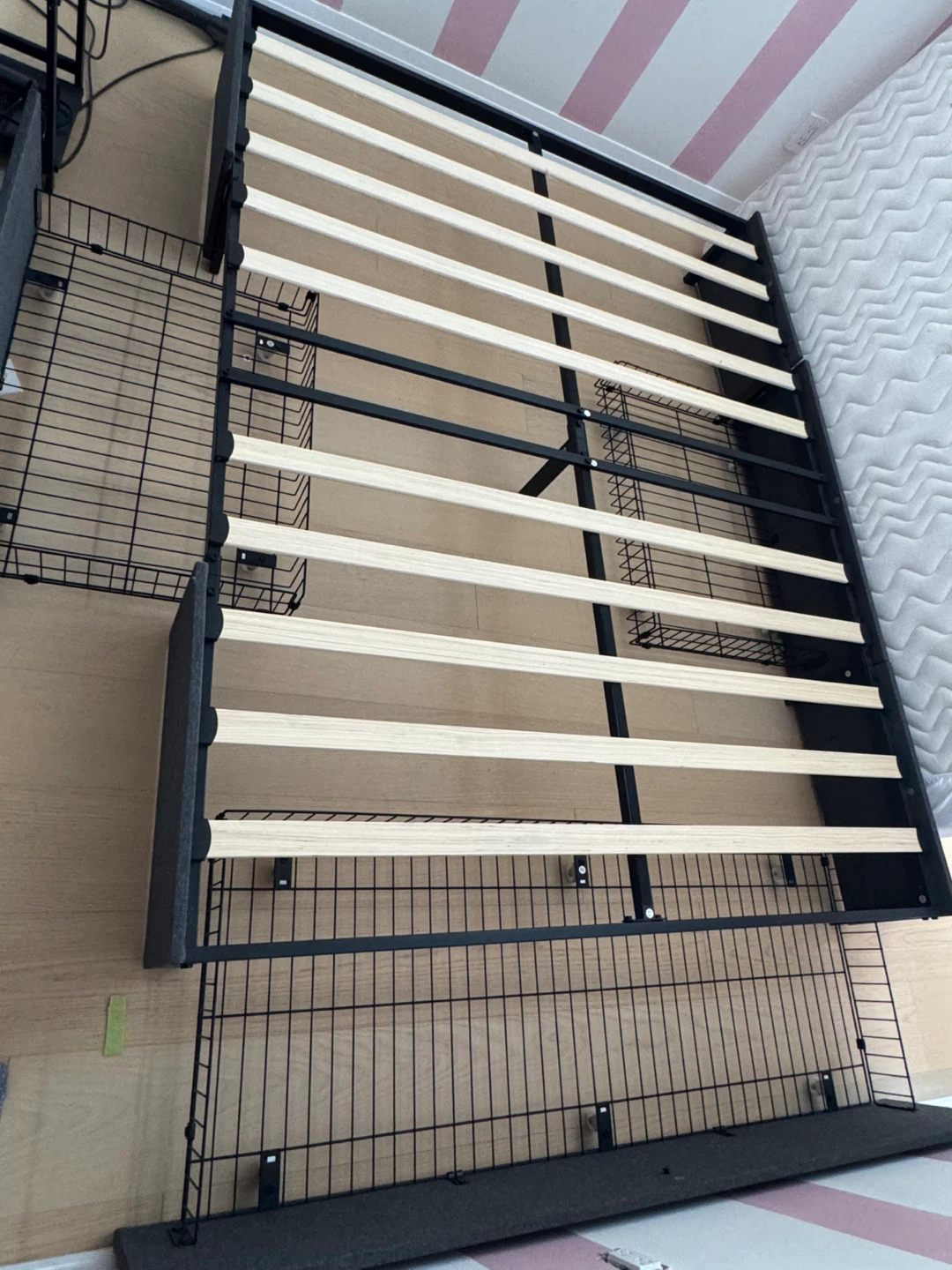 Queen Size Storage Bed with 3 Drawers - photo 2