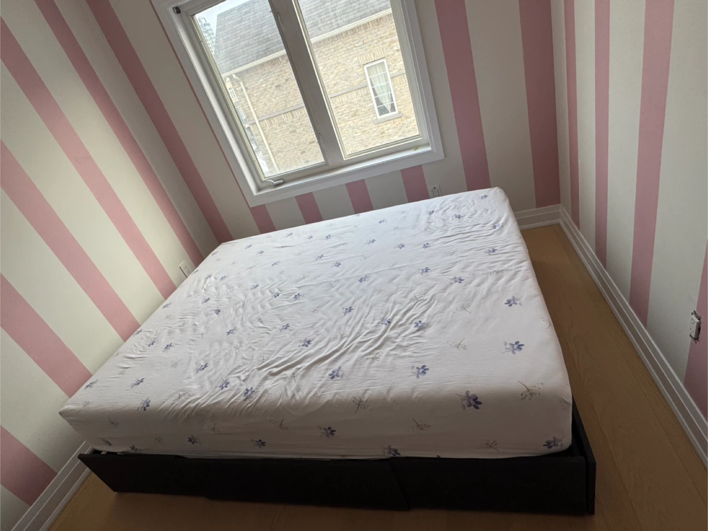 Queen Size Storage Bed with 3 Drawers - photo 4