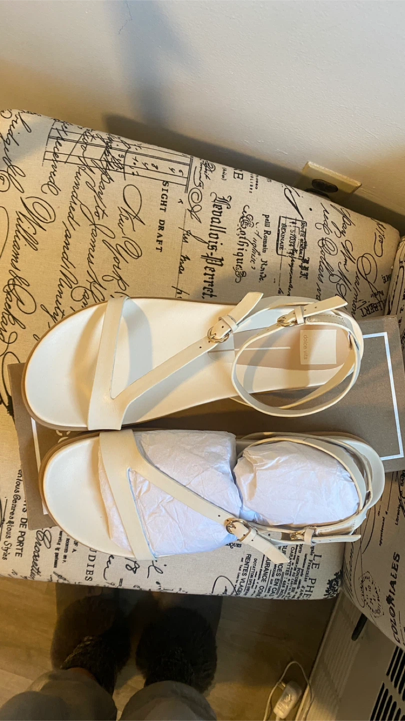 Darlis minimalist sandal by Dolce Vita - photo 4